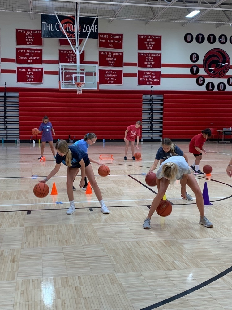 girls playing basketball 