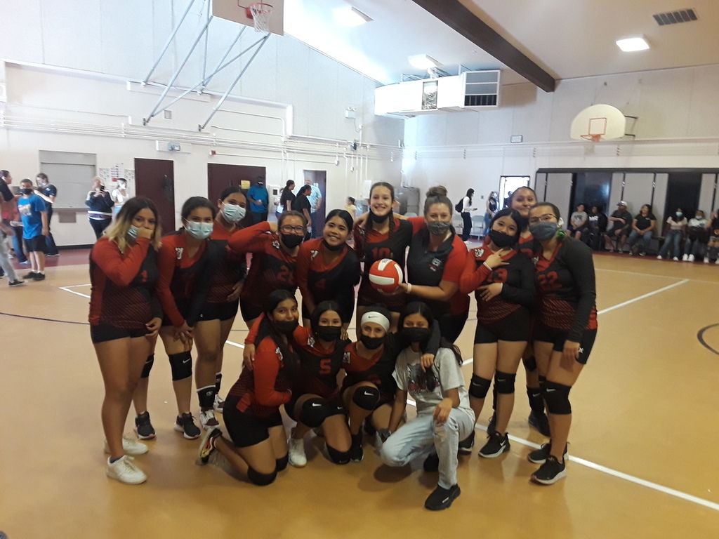 Girls Varsity Volleyball Team after win over Le Grand.