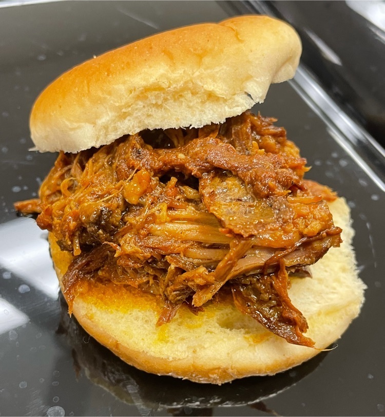 juicy pulled pork sandwich
