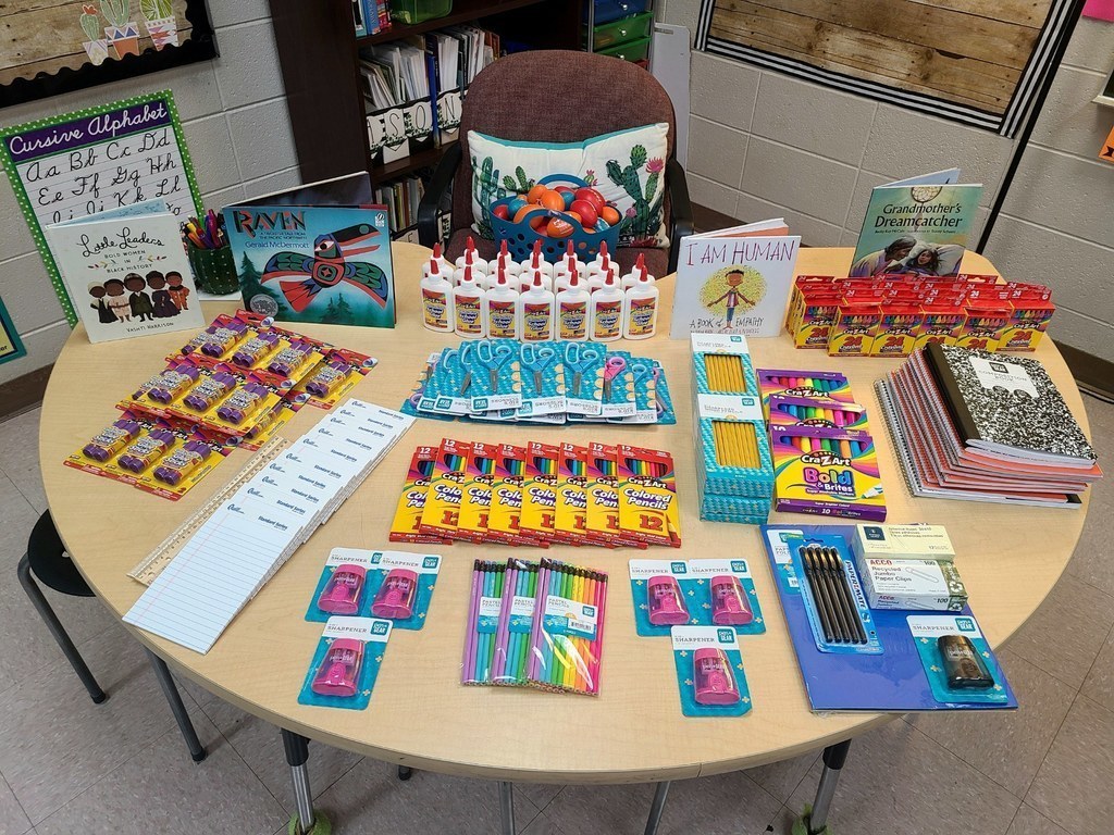 Check this out! Ms. Johnsons class received an awesome donation of books, supplies, and stress balls from their classroom sponsor, Sunloan. As you can see her students are pumped and grateful! 😊  #CPSZEBRAPRIDE