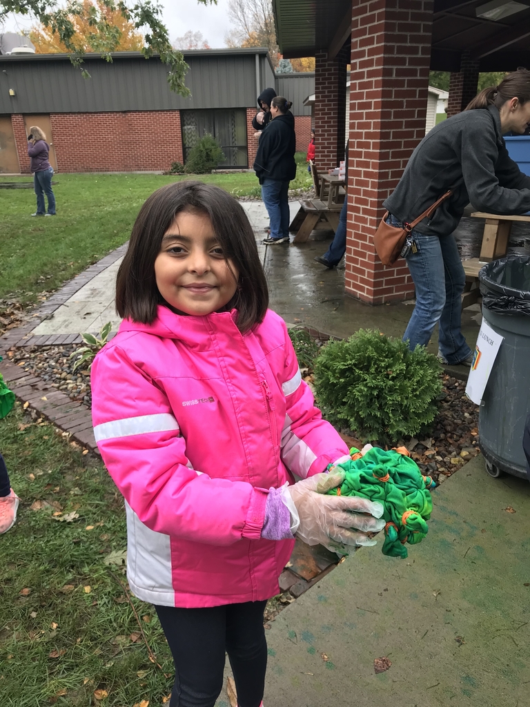 Having fun making our MP East Elementary Annual Tie Dye t-shirts despite the rainy, cold weather! ❤️#mphawks
