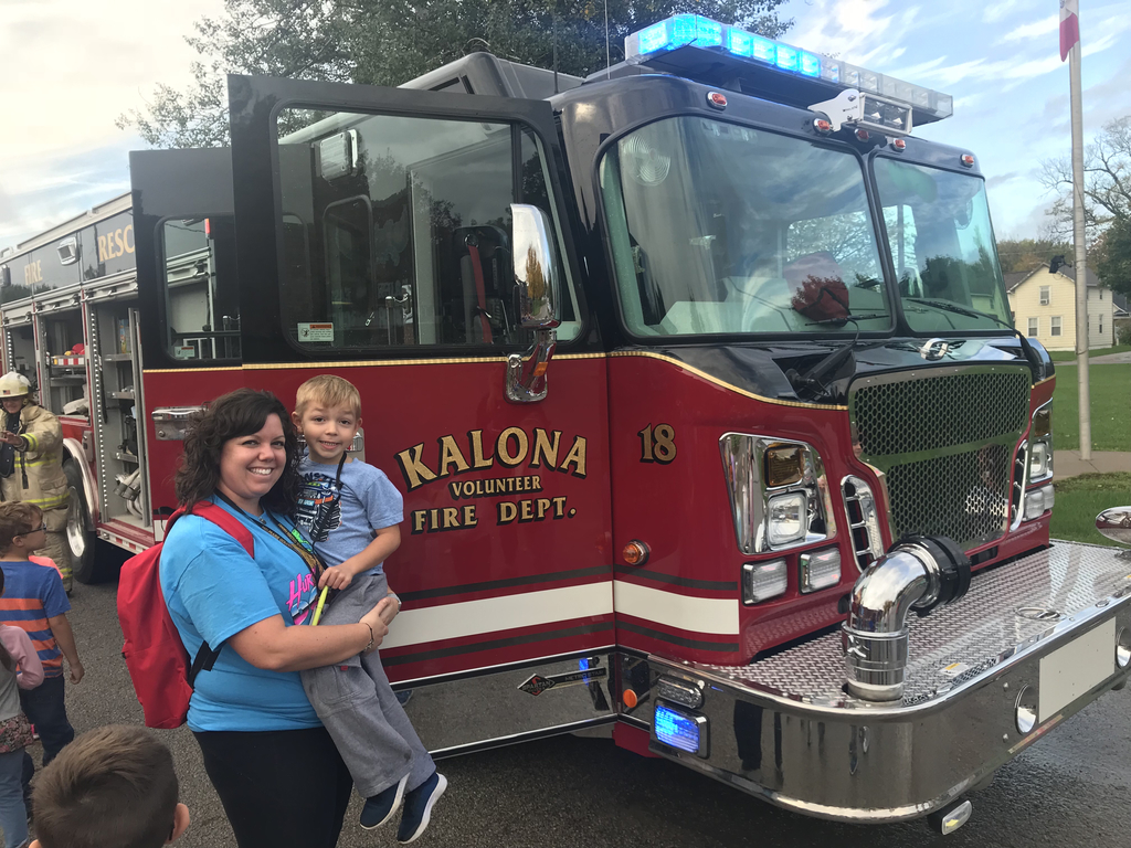 This week was Fire Safety Week at MP East Elementary School! We are so fortunate for the volunteers of the Kalona Volunteer Fire Department who took time to re-educate our children on what to do in the event of fire @ our All School Fire Drill. ❤️🚒#mphawks