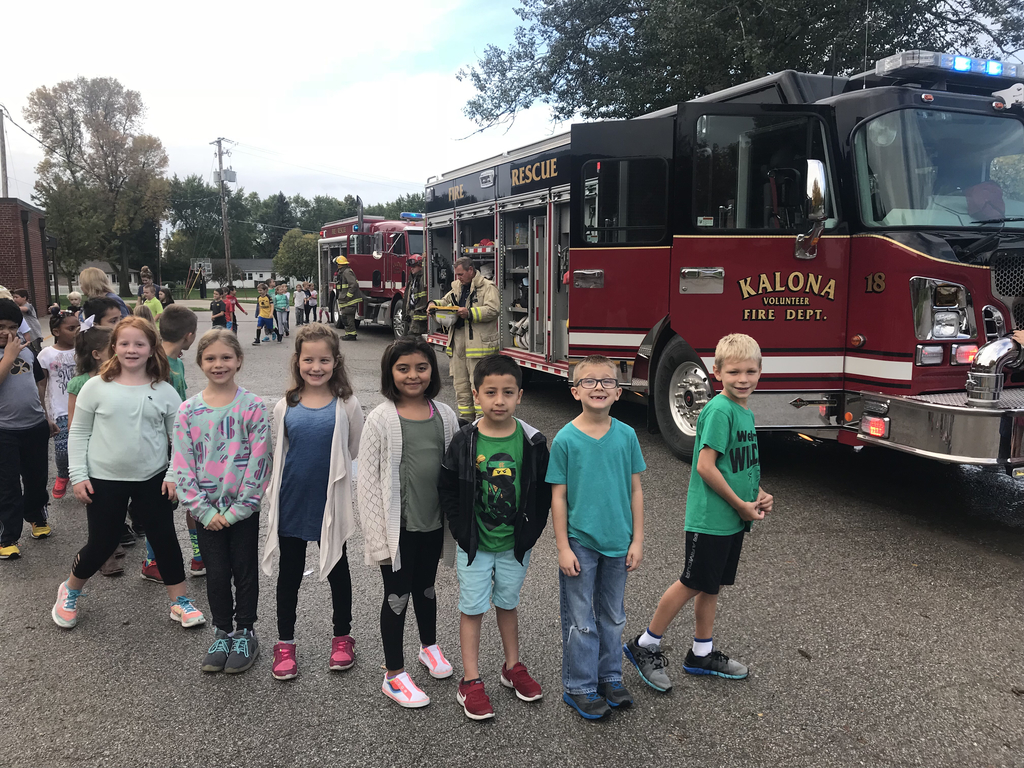 This week was Fire Safety Week at MP East Elementary School! We are so fortunate for the volunteers of the Kalona Volunteer Fire Department who took time to re-educate our children on what to do in the event of fire @ our All School Fire Drill. ❤️🚒#mphawks