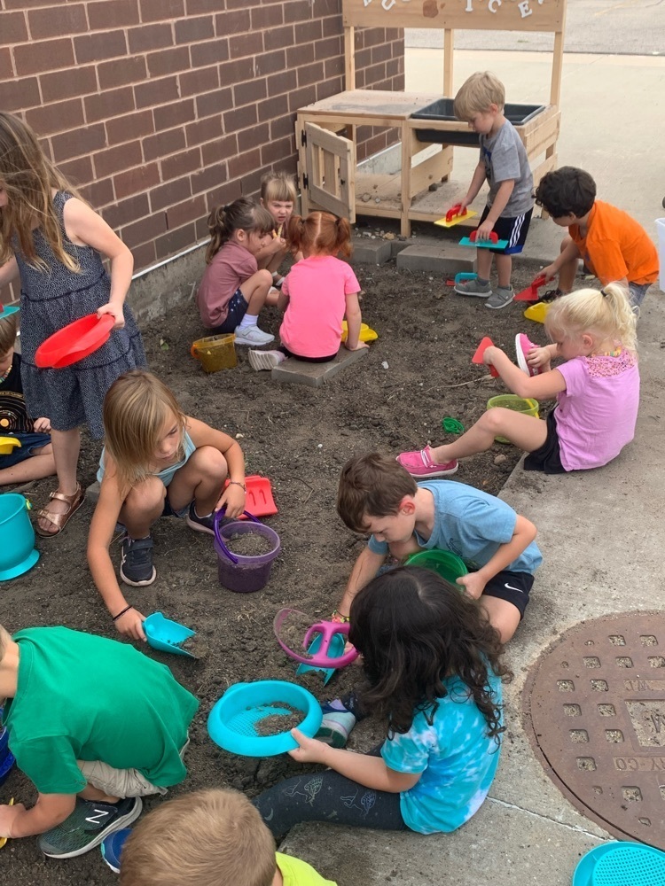 PK students digging