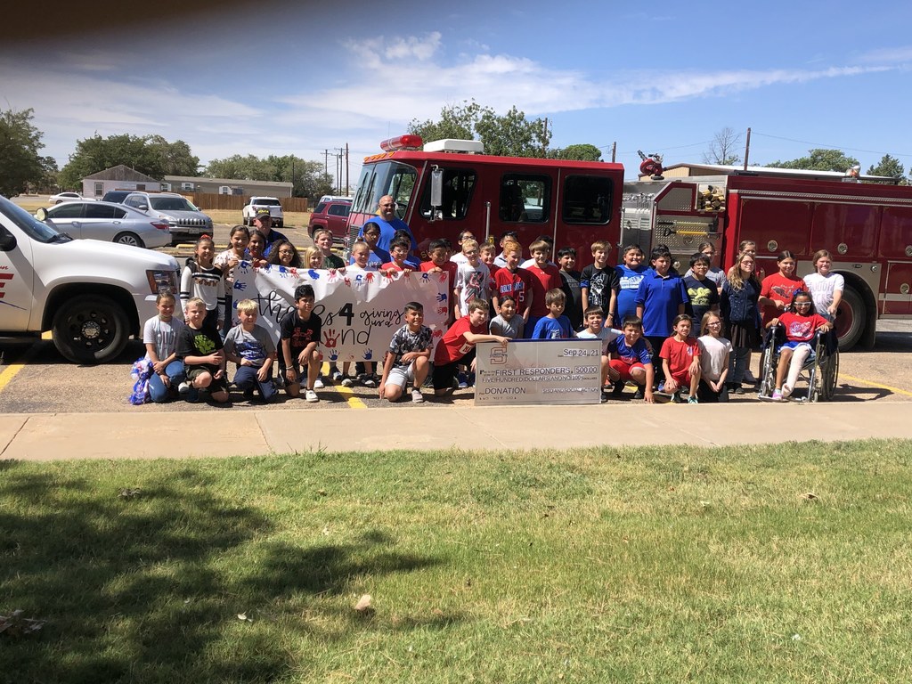 Social Action Class Raises Money for First Responders