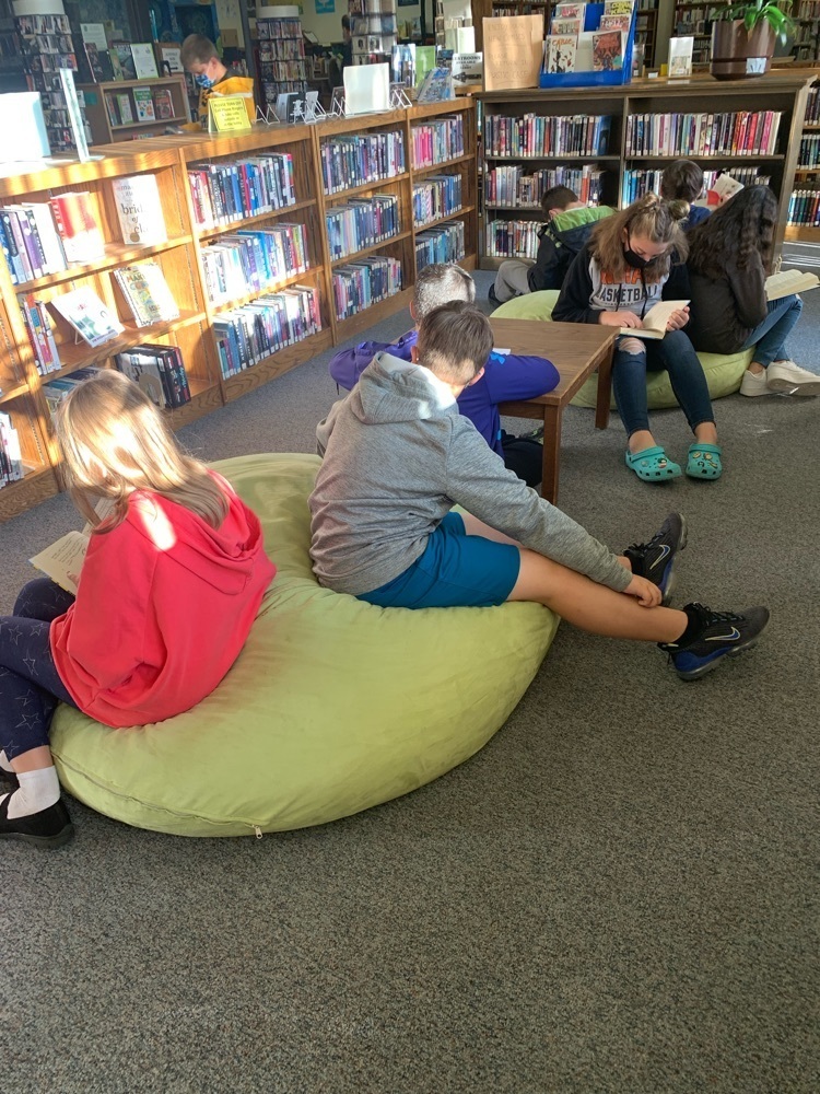 children reading books