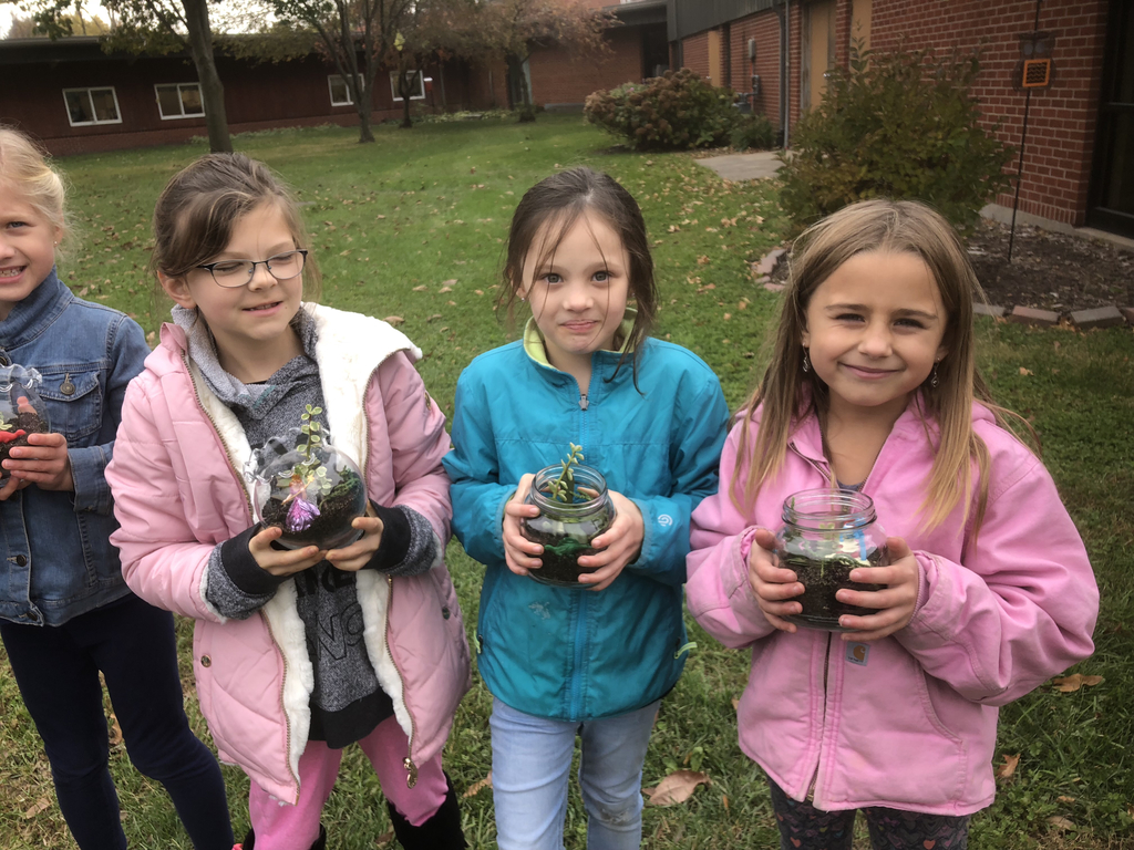 MP East 2nd Grade Garden KICk (Kids Interest Clubs) members led by Spanish Teacher, Mrs. Beachy made Miniature Terrariums in the Outdoor Classroom this week! ❤️🌱#mphawks