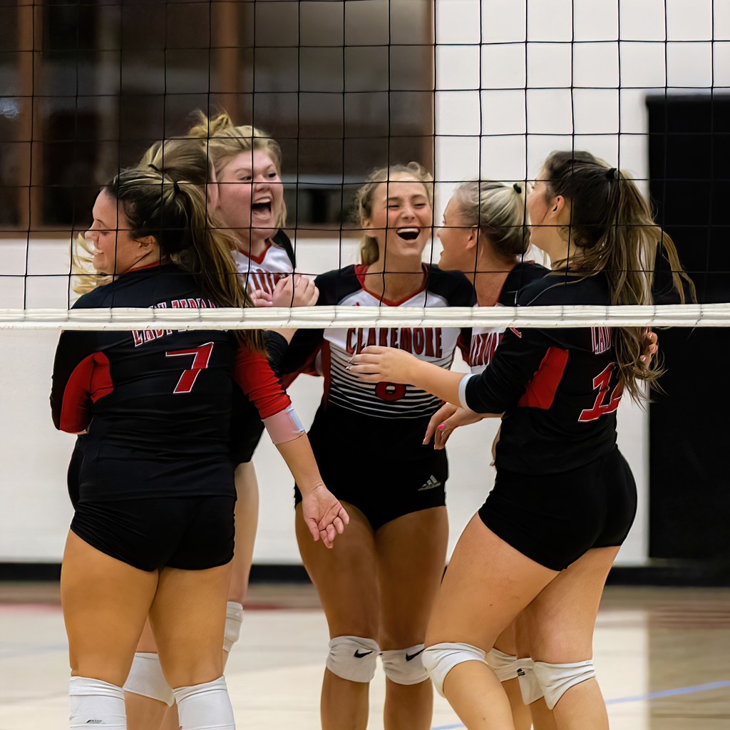 Volleyball girls celebrating on the count