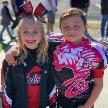 football player & cheerleader 
