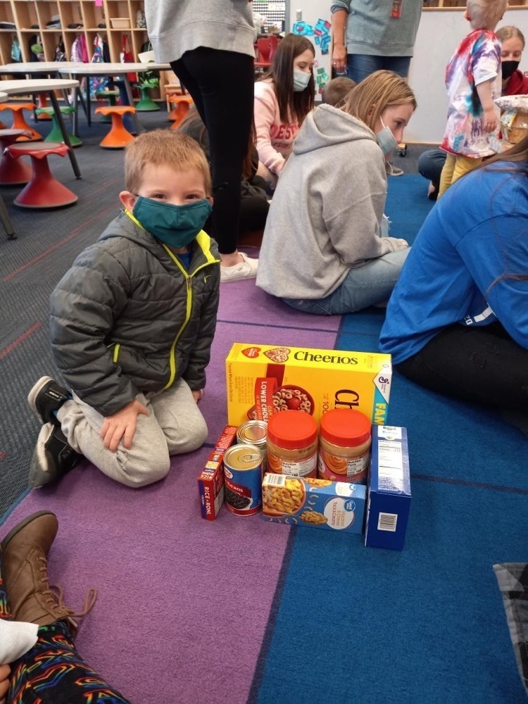 kid building 