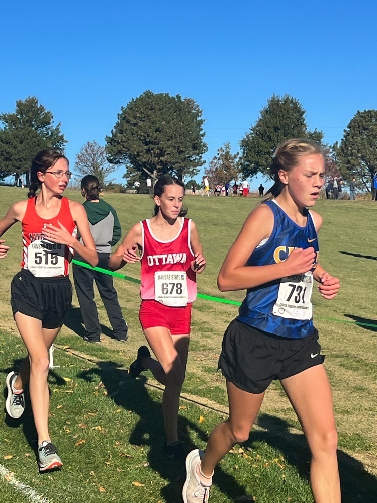 girls running