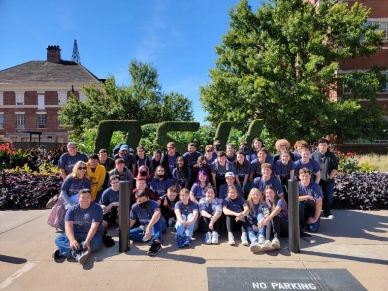 CHS students in front of the OSU gardens 