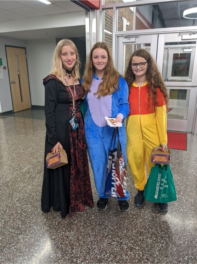 kids in costumes 