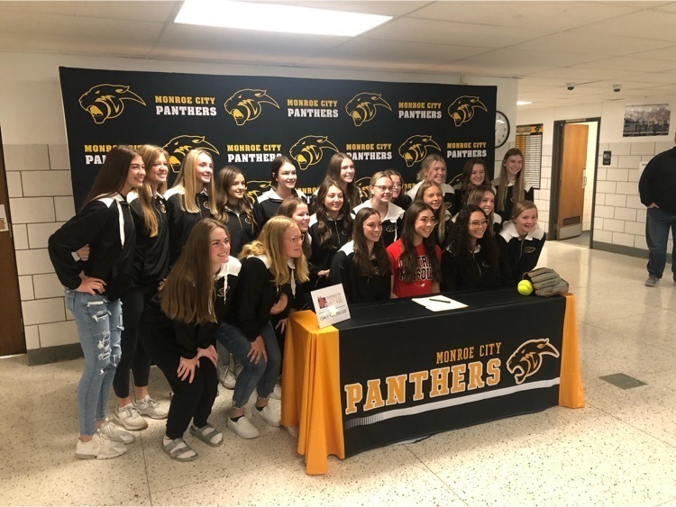 UCM - Carly Youngblood/Softball Team