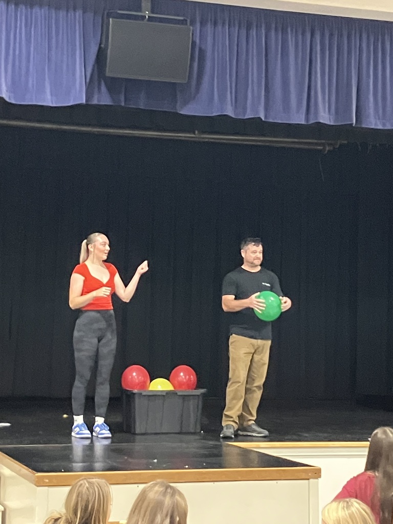 More pictures of the unveiling of next week's homecoming court. Congratulations!