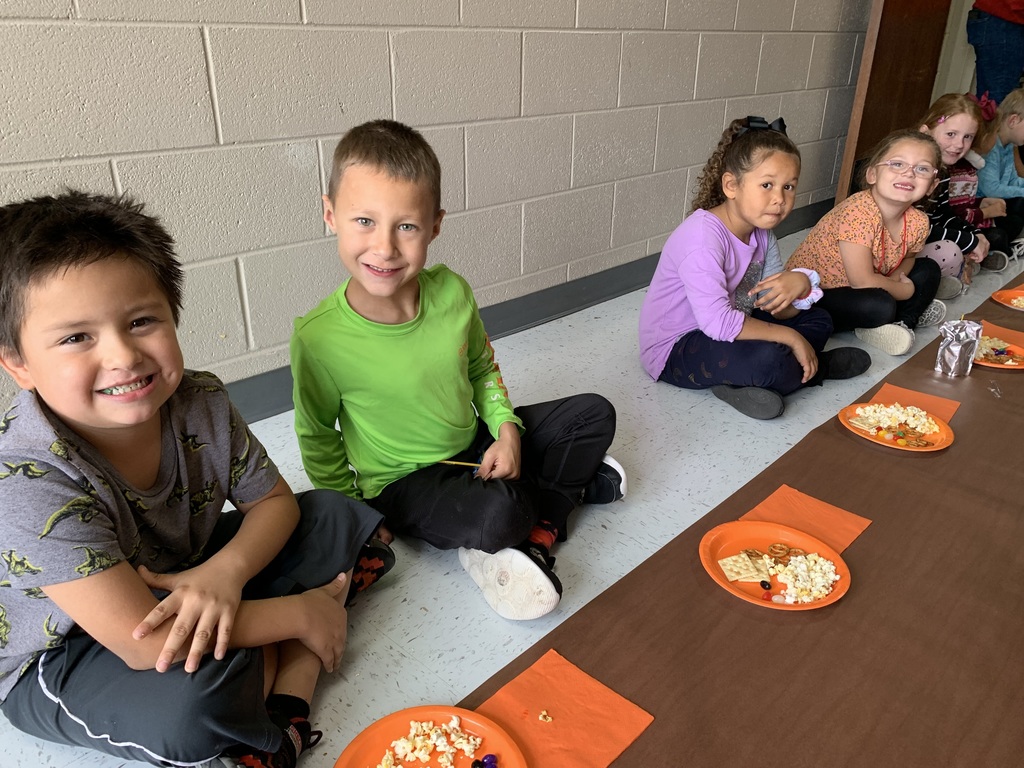 Kindergarten students had themselves a Very Charlie Brown Thanksgiving!   After watching the short movie, students celebrated Thanksgiving "Charlie Brown Style" with jellybeans, popcorn, pretzels, and crackers in place of buttered toast. Fun was had by all!  #CPSZEBRAPRIDE