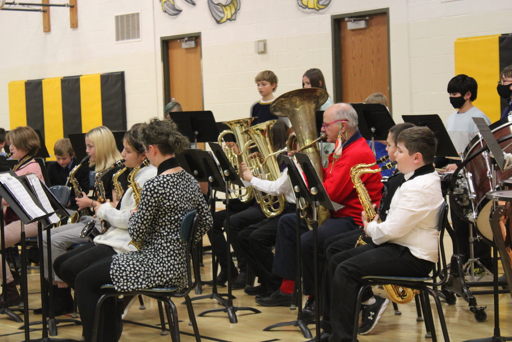 6th grade band performing