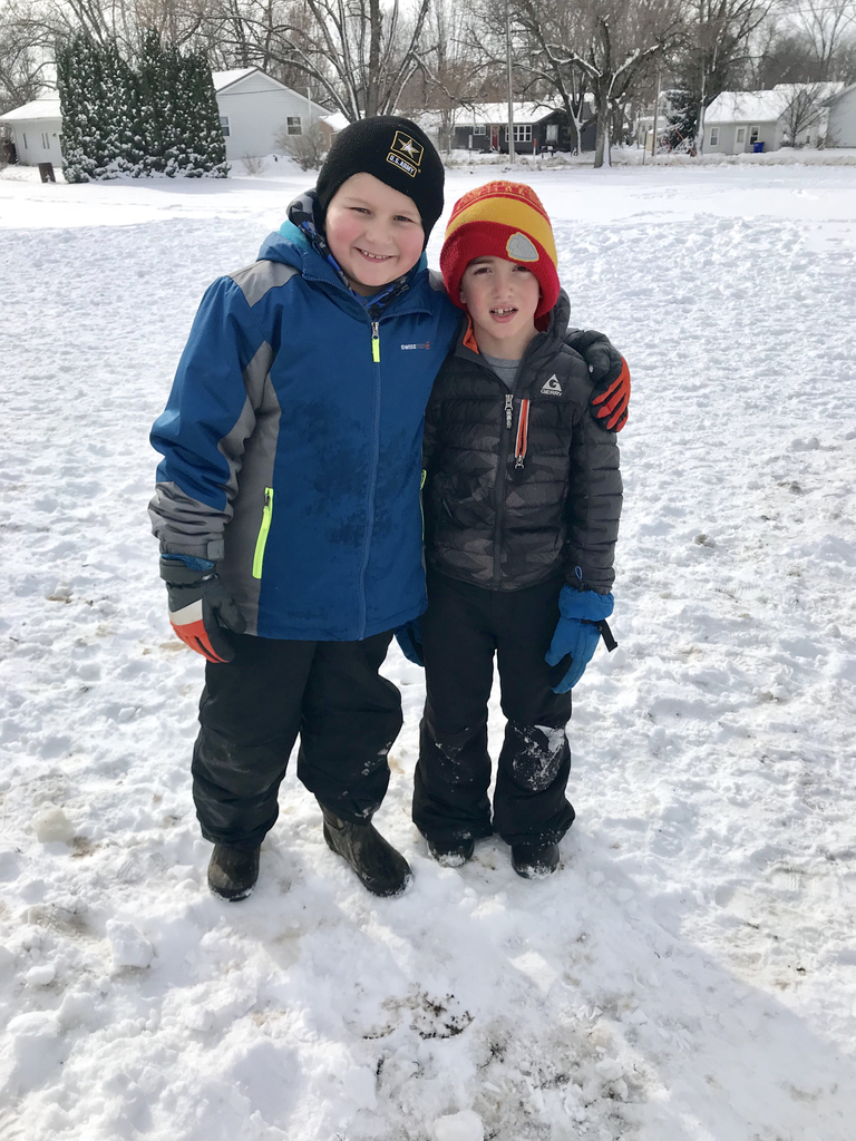It’s recess time! But where are the students? Using their imagination and creativity working together to make a school fort and many other fun snow projects! ❤️☃️❄️#mphawks