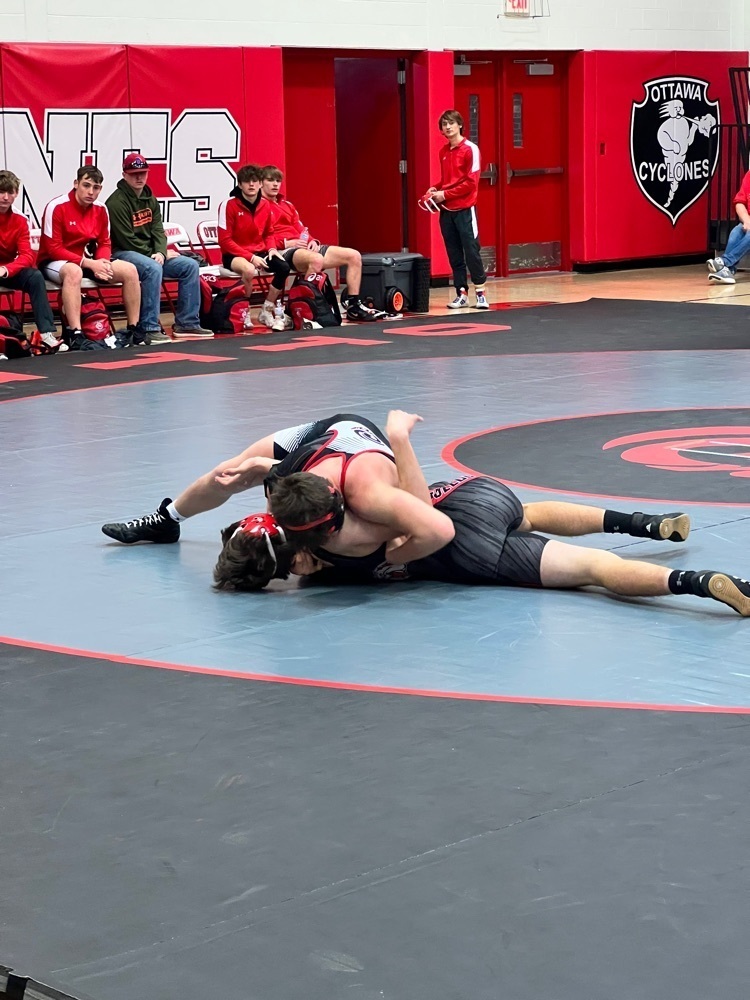 boys wrestling 