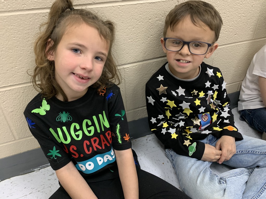 Can you believe that we have already made it through 100 days of school?   Kindergarten students can't! In fact, they even made shirts with 100 items to celebrate this momentous occasion - and had in-classroom fashion shows to show off their creations!  Aren't they so creative?  #CPSZEBRAPRIDE