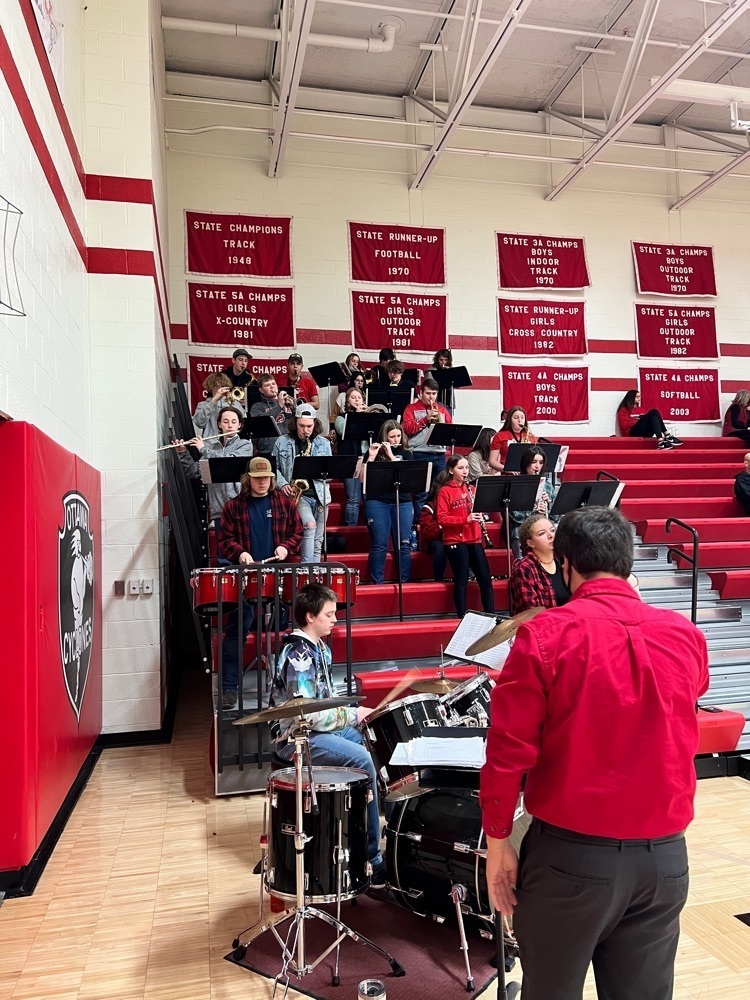 kids playing band instruments