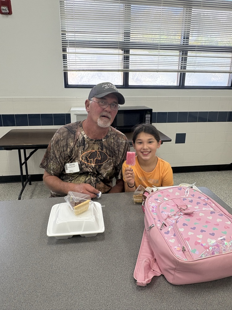Our Cafeteria Ladies have once again outdid themselves. The meal was delicious and the company was great!Thank you for coming out and sharing our Schools Thanksgiving with us. We are so blessed to have you in our family❤️