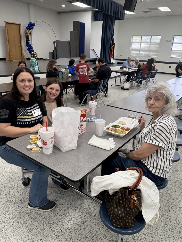 Our Cafeteria Ladies have once again outdid themselves. The meal was delicious and the company was great!Thank you for coming out and sharing our Schools Thanksgiving with us. We are so blessed to have you in our family❤️