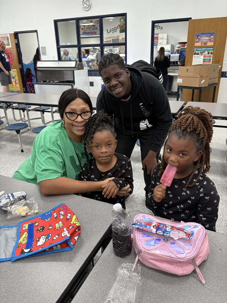 Our Cafeteria Ladies have once again outdid themselves. The meal was delicious and the company was great!Thank you for coming out and sharing our Schools Thanksgiving with us. We are so blessed to have you in our family❤️
