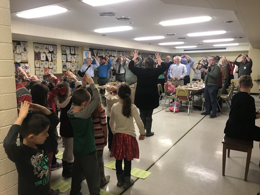 MP East Elementary 2nd Graders are getting in the holiday spirit singing Christmas carols at Kalona @rotary luncheon in downtown Kalona! ❤️🎄🎅🏻#mphawks