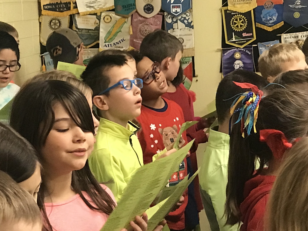 MP East Elementary 2nd Graders are getting in the holiday spirit singing Christmas carols at Kalona @rotary luncheon in downtown Kalona! ❤️🎄🎅🏻#mphawks