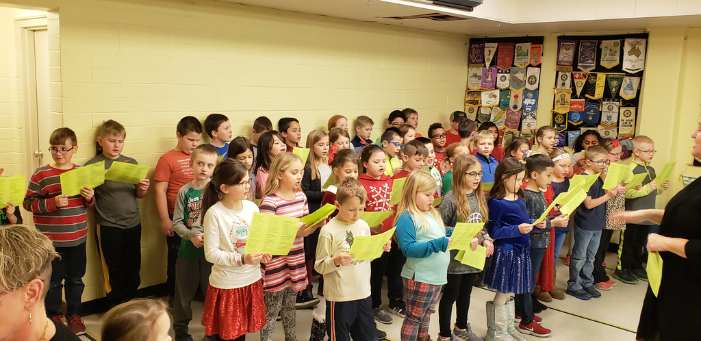 MP East Elementary 2nd Graders are getting in the holiday spirit singing Christmas carols at Kalona @rotary luncheon in downtown Kalona! ❤️🎄🎅🏻#mphawks