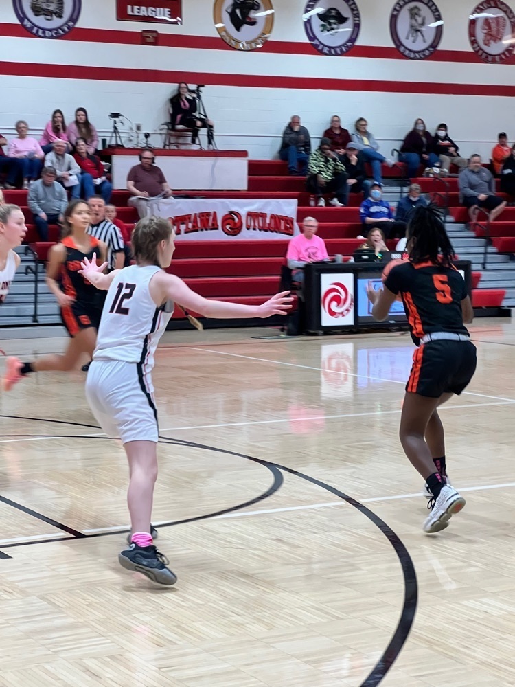 girls playing basketball