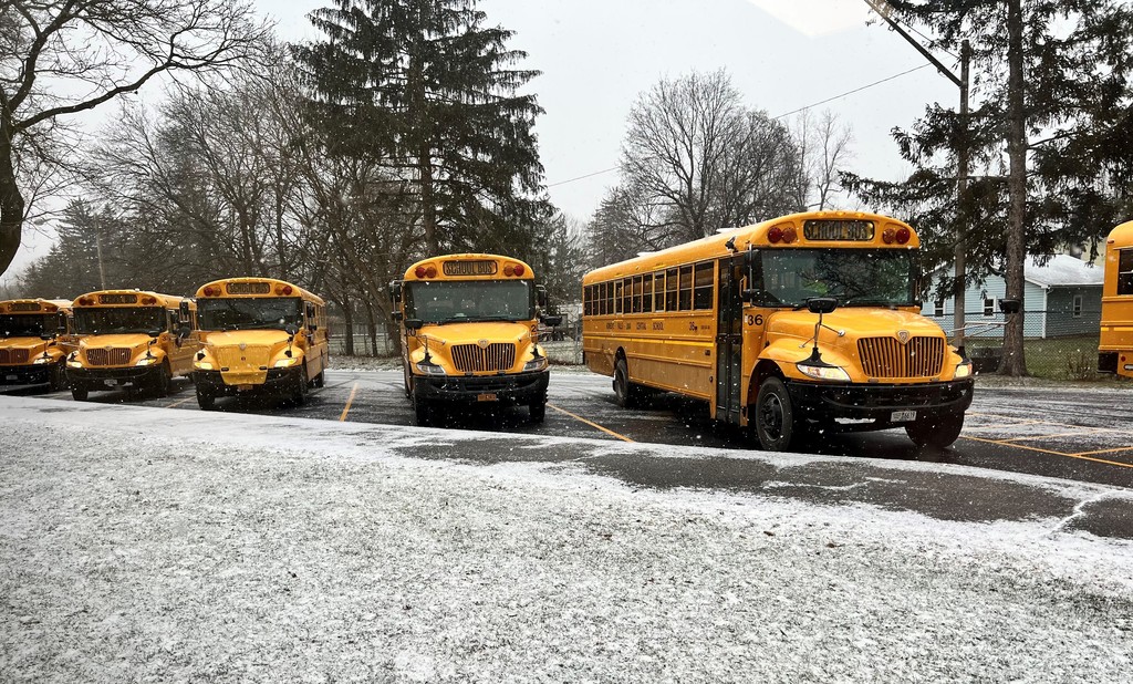 buses at dismissal