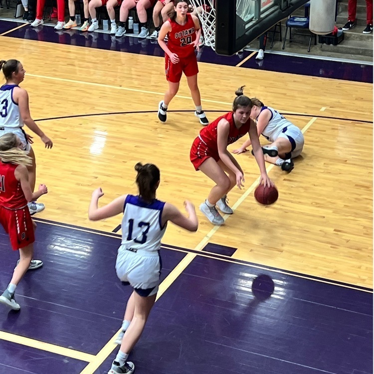 girls playing basketball 