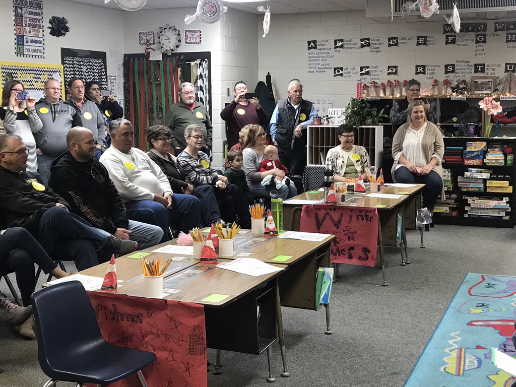 What a successful final performance of “Bob, the Goofy Reindeer” play @ MP East Elementary in Mrs. Bell’s 2nd Grade Classroom! ❤️🎄🎅🏻#mphawks