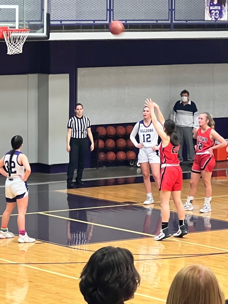 girls playing basketball 