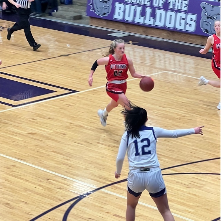 girls playing basketball 