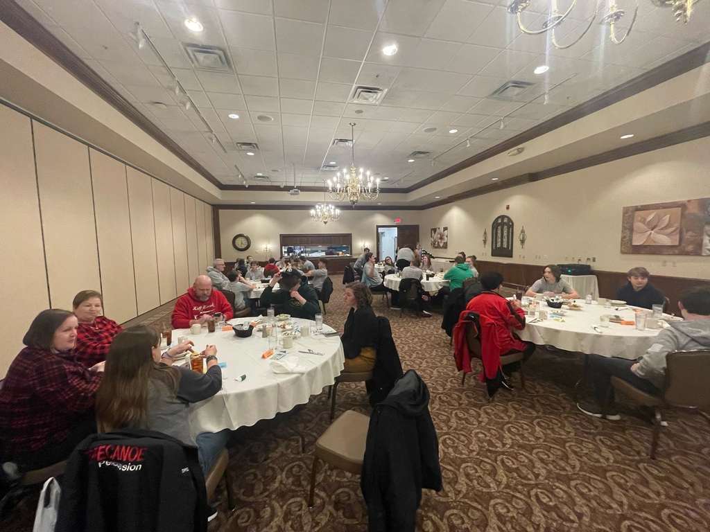 Time for a dinner break.   Ensemble members and chaperones enjoying dinner.