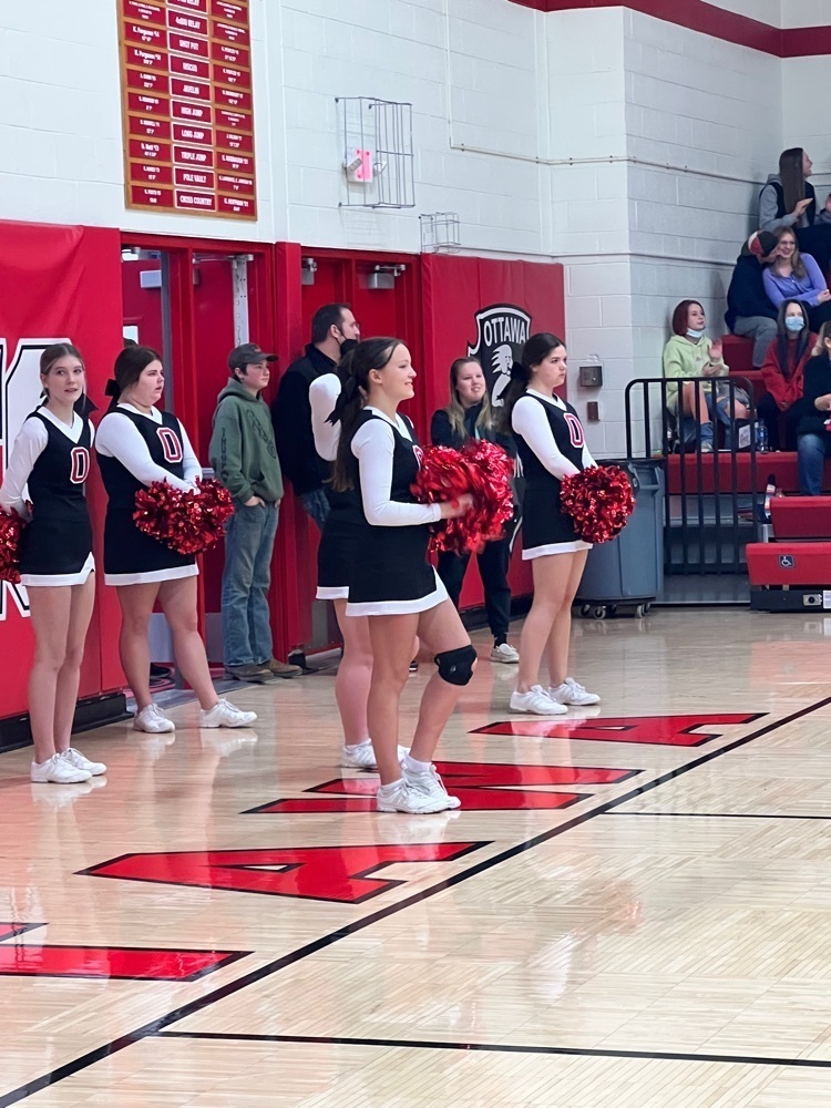 girls cheering