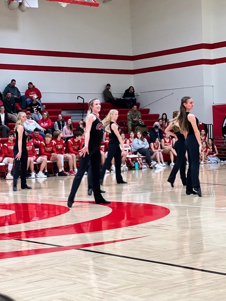 girls dancing