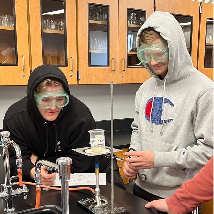 students doing an experiment 