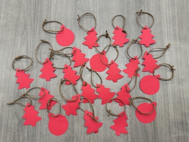 ornaments for giving tree