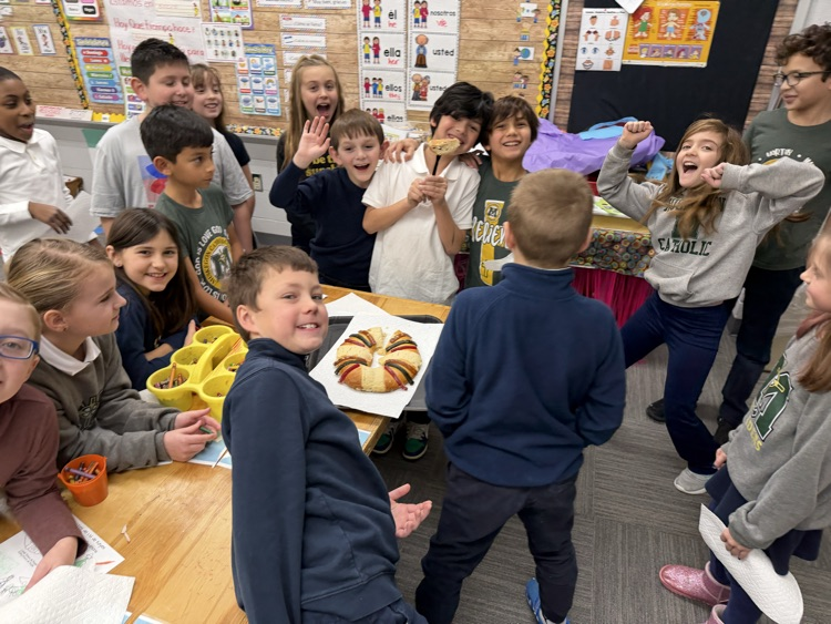 3rd grade celebrating Three Kings Day