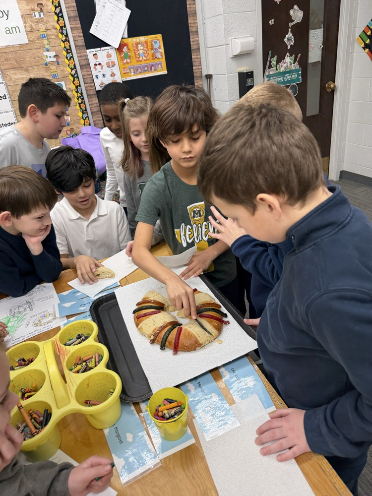 3rd grade celebrating Three Kings Day