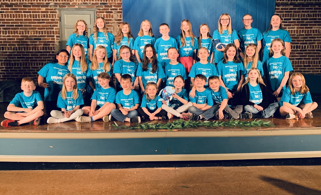 Cast of HES's Rainbow Fish Musical