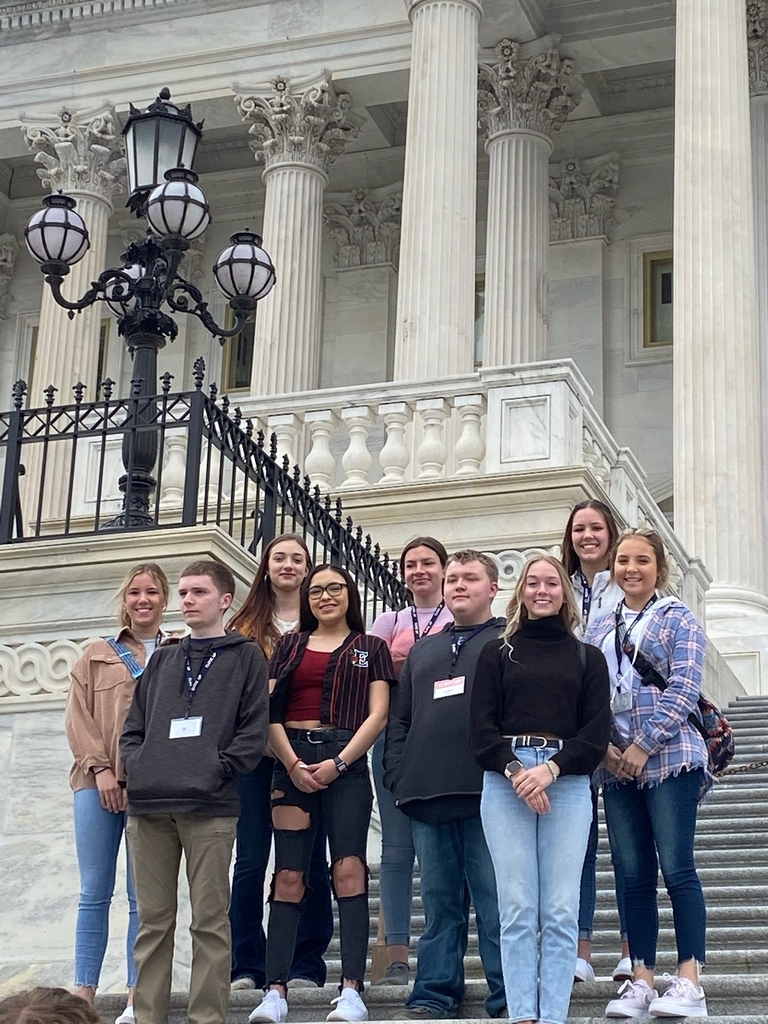 KHS students in front of the Capitol
