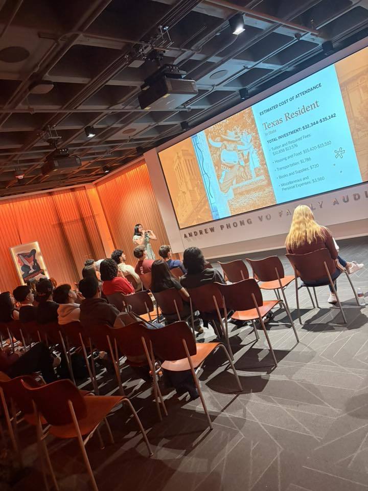 DHS Juniors in CCMR trip to UT Austin