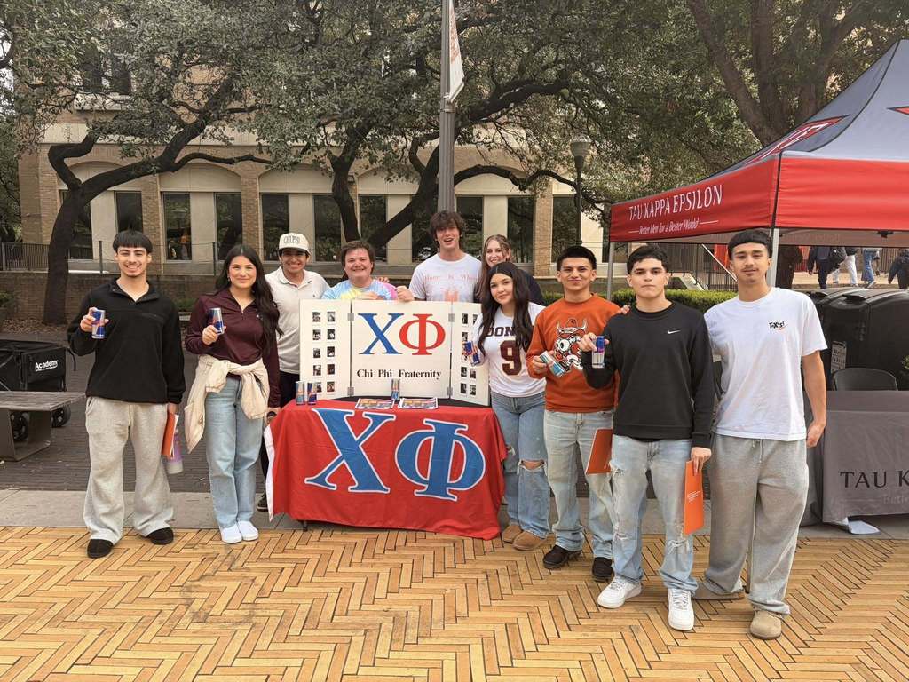 DHS Juniors in CCMR trip to UT Austin