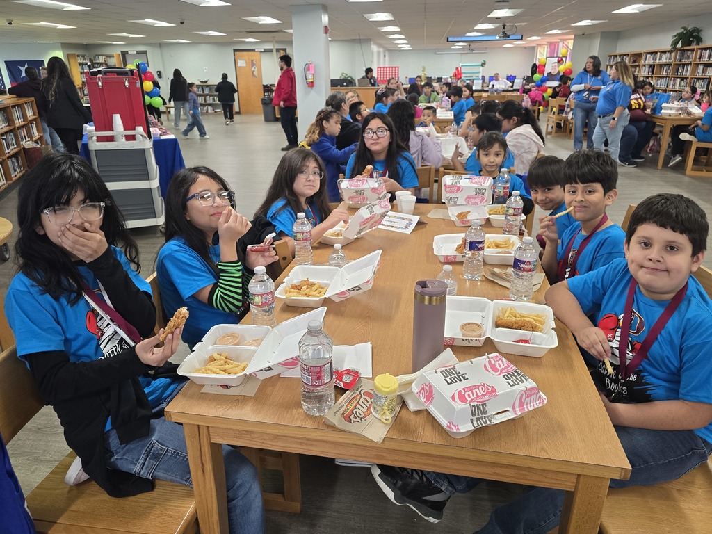 students eating lunch