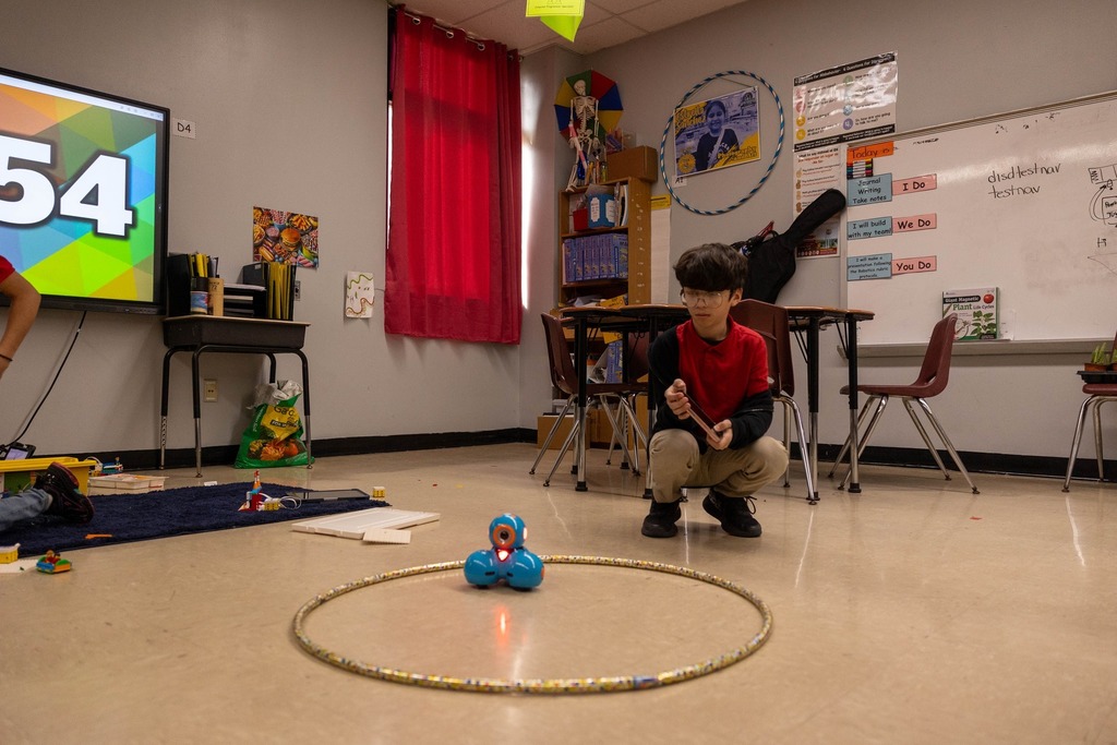 students in robotics